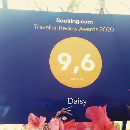 Daisy Apartment Вилахойоса Екстериор снимка